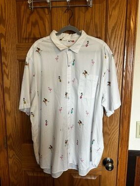 Tommy Bahama Men's White Short-Sleeve Button-Up Shirt with Tropical Print